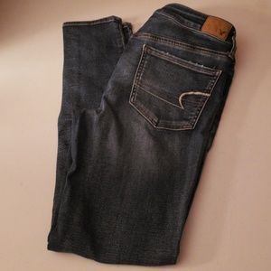 AMERICAN EAGLE 10 REG JEGGINGS